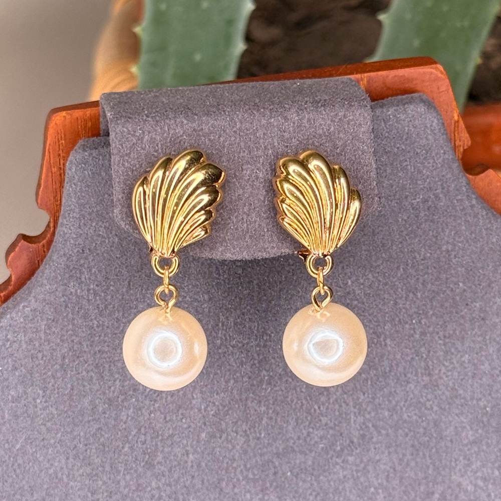 Vintage Napier Faux Pearl Drop Earrings Gold Tone Shell Leaf Clip-On Jewelry